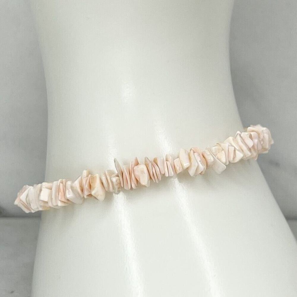 Shell Piece Beaded Screw Clasp Bracelet